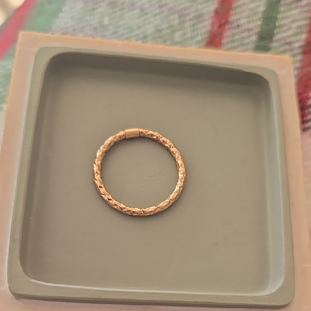 14K Elegant Gold Hammered Ring